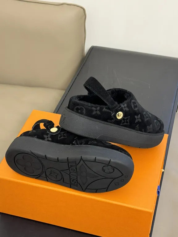 Louis Vuitton Shoe 